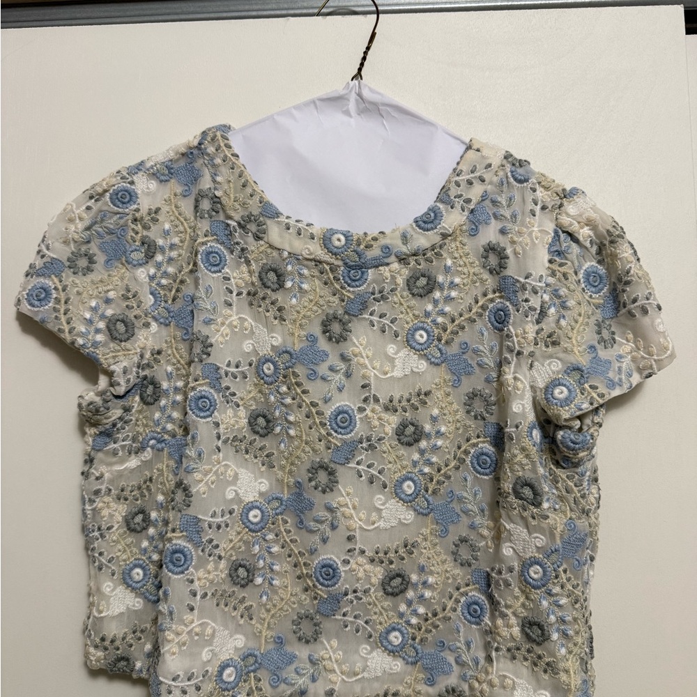 Vintage Australian Lace-Embroidered Floral Top in Cream and Light Blue